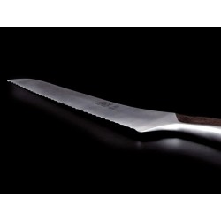 Gude Synchros with Oakwood handle, 32 cm Bread knife.