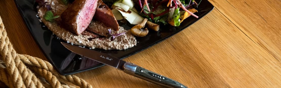 Couteaux à steak à lame lisse, lesquels choisir ?